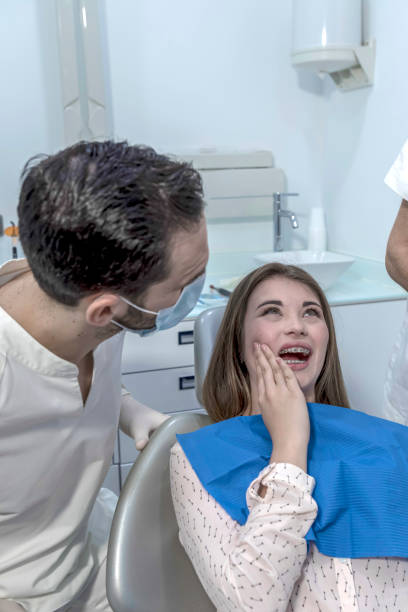 Best Weekend Emergency Dental Services in Fredericksburg, IA
